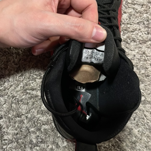 VNDS FLU GAME JORDAN 12s size 11.5 - Picture 7 of 7